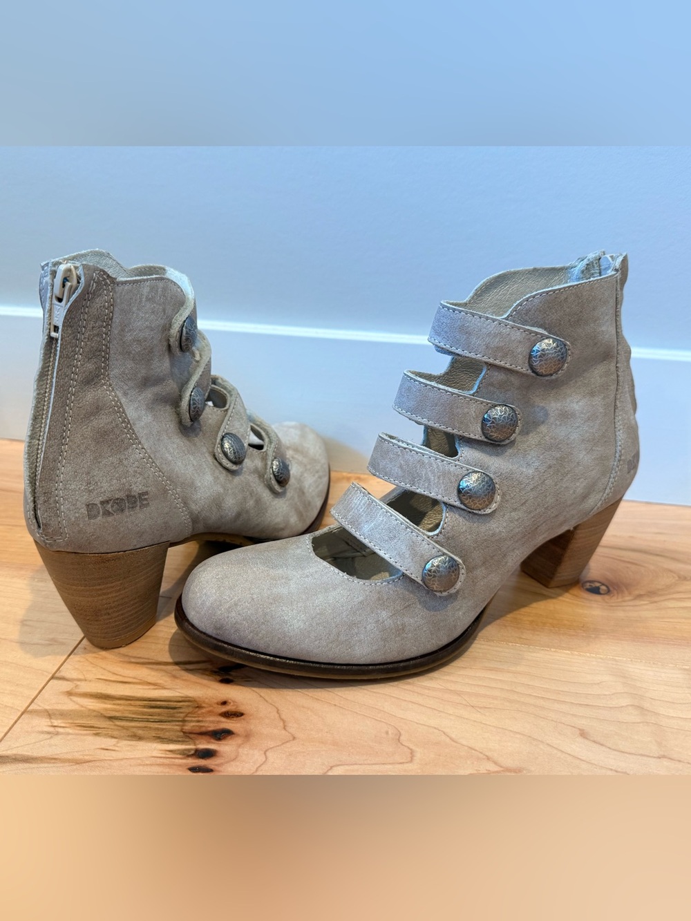 Women’s Suede Strappy Ankle Bootie - Light Gray